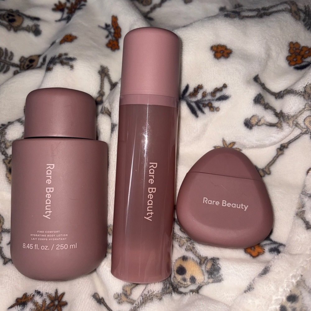 Rare Beauty Rose-Mauve Hydrating Set in Dusty Pink